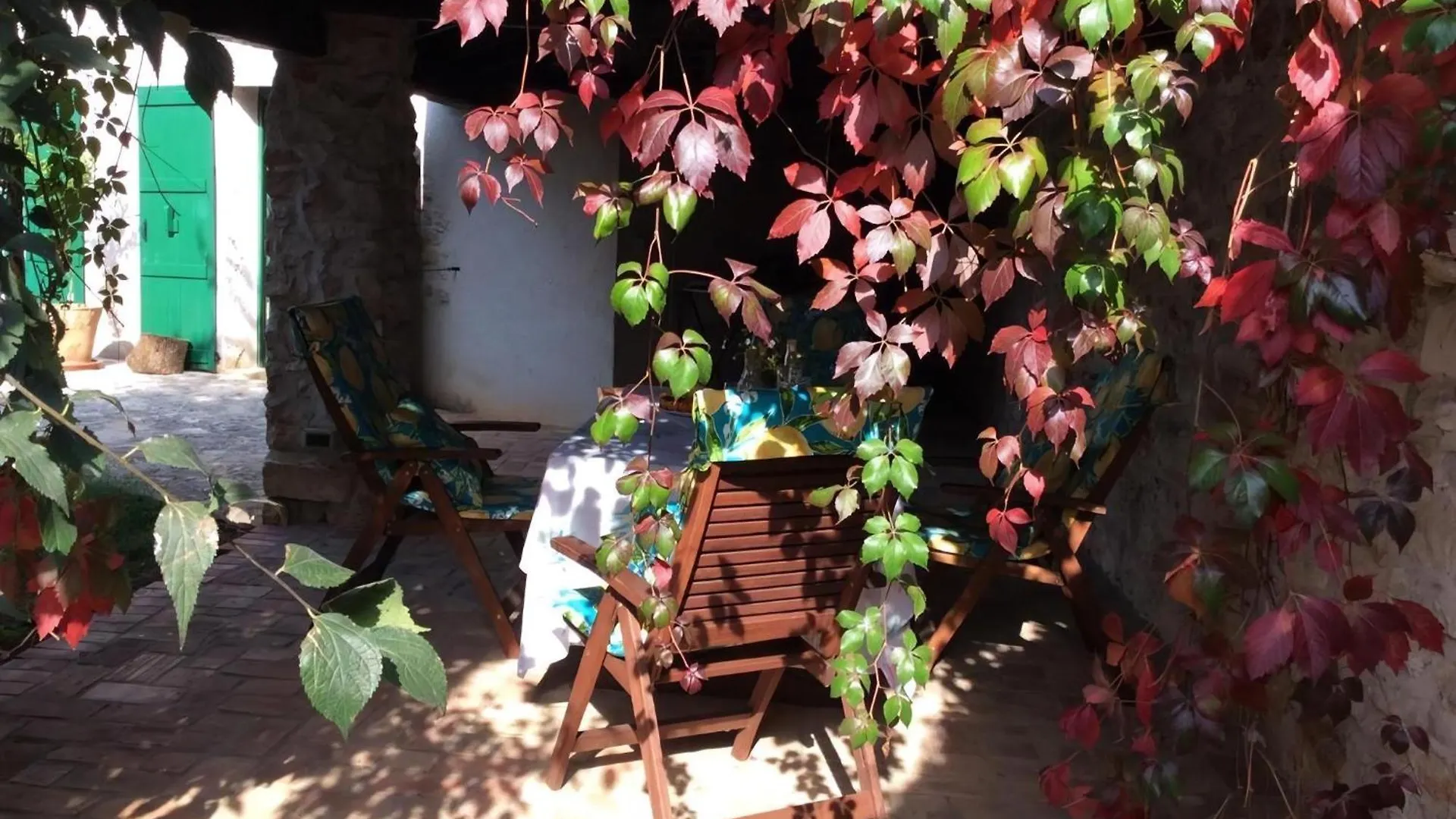 別荘 Wunderschoene Steinvilla Mit Privatem Garten プーラ クロアチア